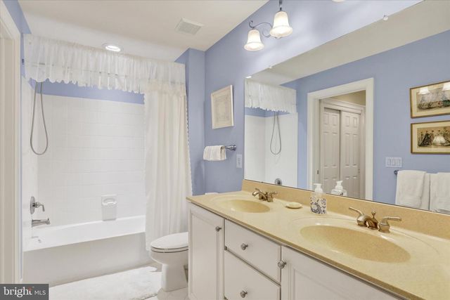 86 RITTENHOUSE CIR, Newtown, PA 18940