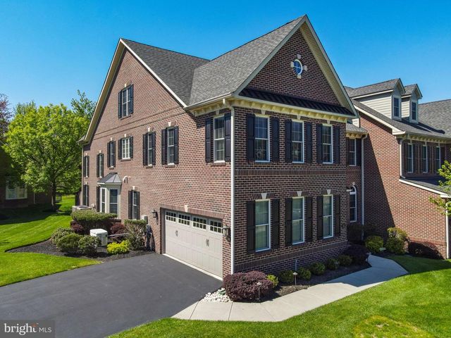86 RITTENHOUSE CIR, Newtown, PA 18940