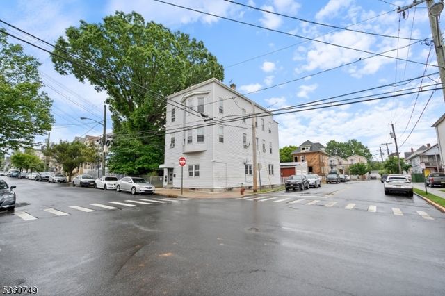 30 Geneva St, Elizabeth City, NJ 07206