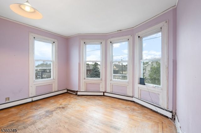 30 Geneva St, Elizabeth City, NJ 07206