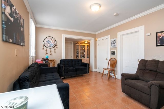 30 Geneva St, Elizabeth City, NJ 07206