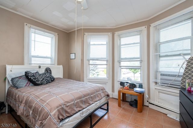 30 Geneva St, Elizabeth City, NJ 07206