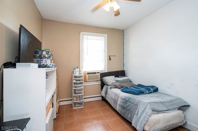 30 Geneva St, Elizabeth City, NJ 07206