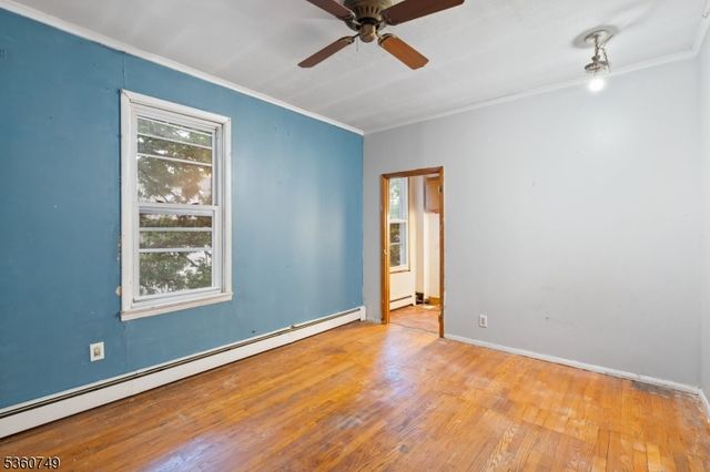 30 Geneva St, Elizabeth City, NJ 07206