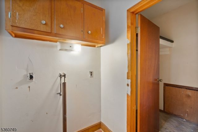 30 Geneva St, Elizabeth City, NJ 07206