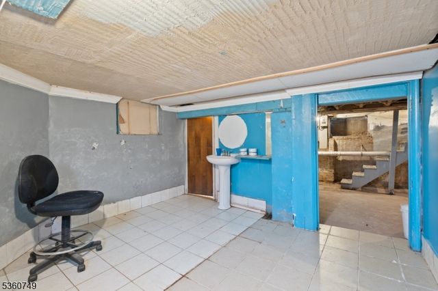 30 Geneva St, Elizabeth City, NJ 07206