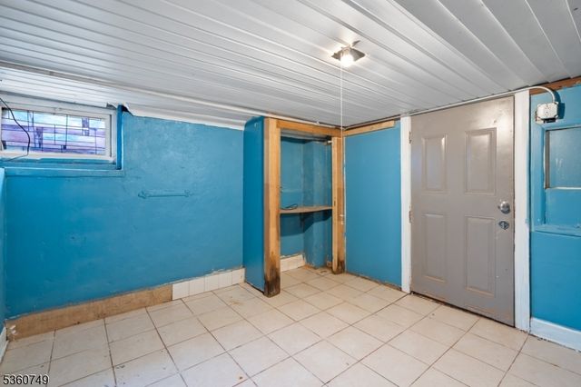 30 Geneva St, Elizabeth City, NJ 07206
