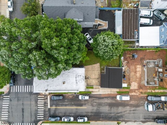 30 Geneva St, Elizabeth City, NJ 07206