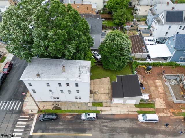30 Geneva St, Elizabeth City, NJ 07206