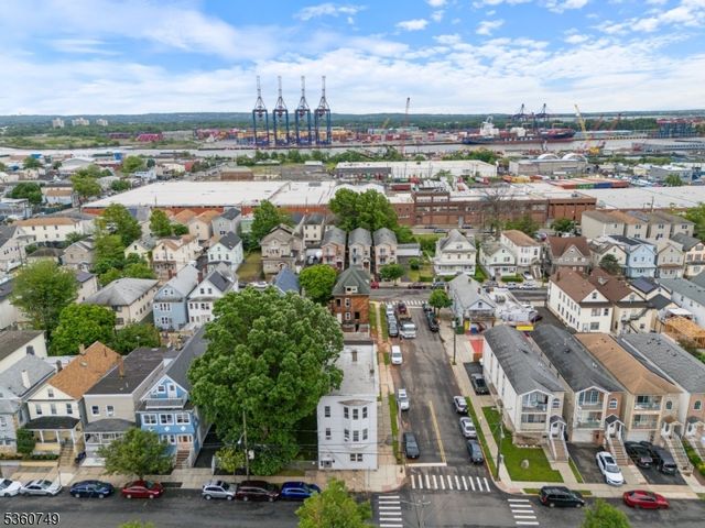 30 Geneva St, Elizabeth City, NJ 07206