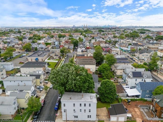 30 Geneva St, Elizabeth City, NJ 07206