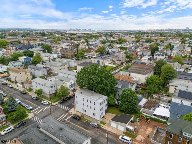 30 Geneva St, Elizabeth City, NJ 07206