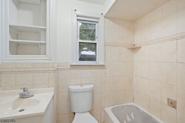 30 Geneva St, Elizabeth City, NJ 07206