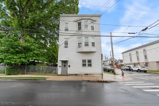 30 Geneva St, Elizabeth City, NJ 07206
