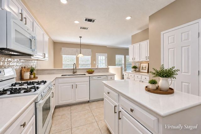1385 El Camino Village Drive, Webster, TX 77058