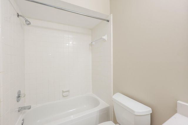 1385 El Camino Village Drive, Webster, TX 77058