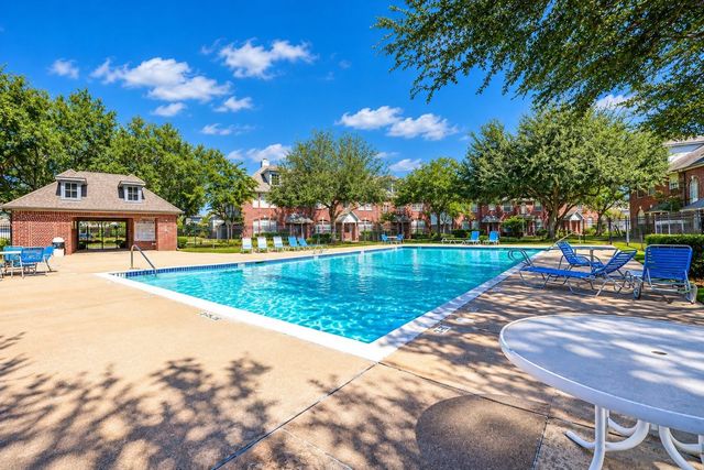 1385 El Camino Village Drive, Webster, TX 77058