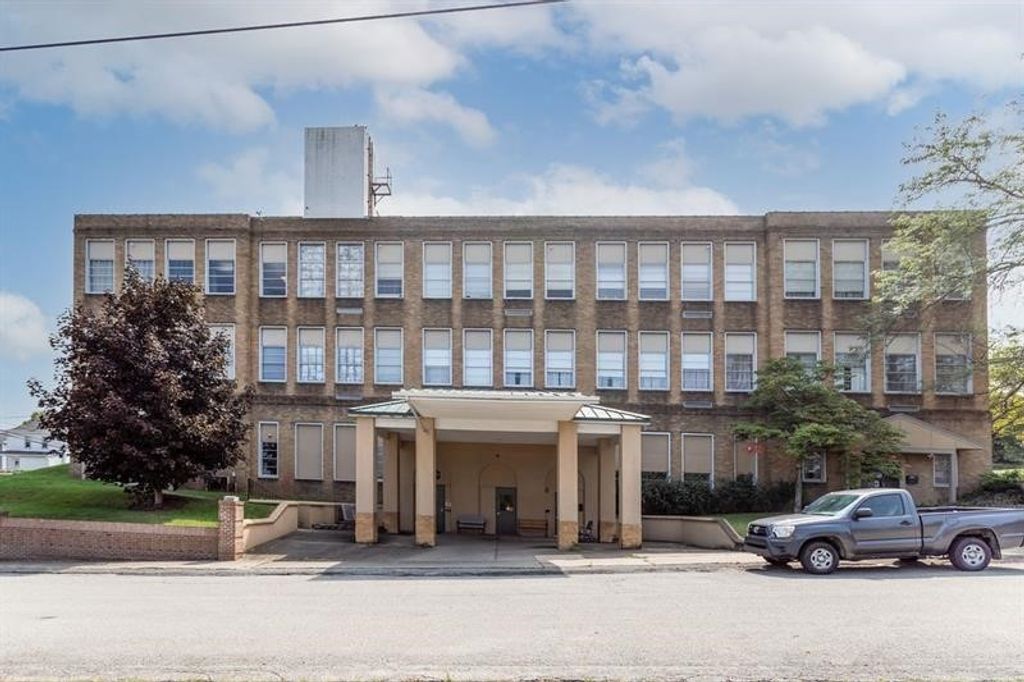 300 Union Street, Port Marion, PA 15474