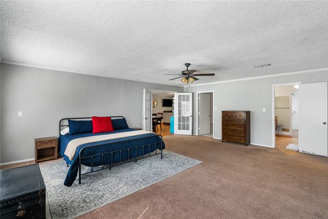 904 Kent Drive, Gainesville, TX 76240