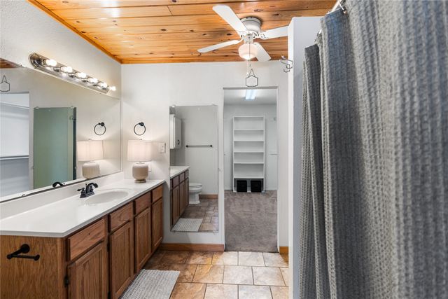 904 Kent Drive, Gainesville, TX 76240