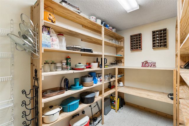 904 Kent Drive, Gainesville, TX 76240