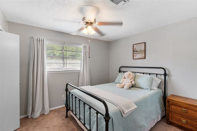 904 Kent Drive, Gainesville, TX 76240