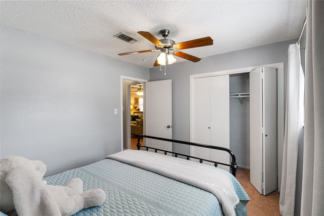 904 Kent Drive, Gainesville, TX 76240