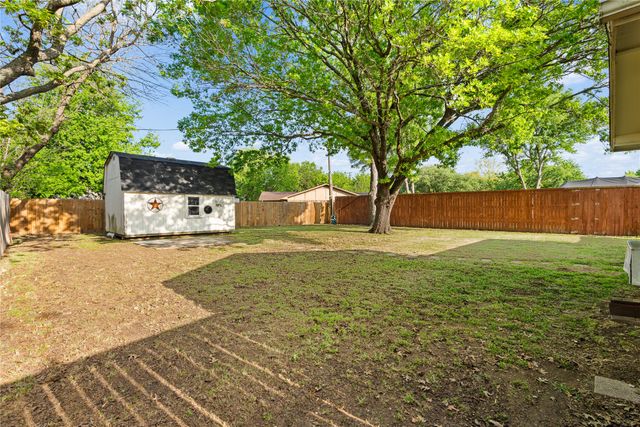 904 Kent Drive, Gainesville, TX 76240