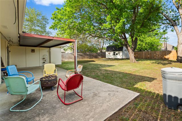 904 Kent Drive, Gainesville, TX 76240