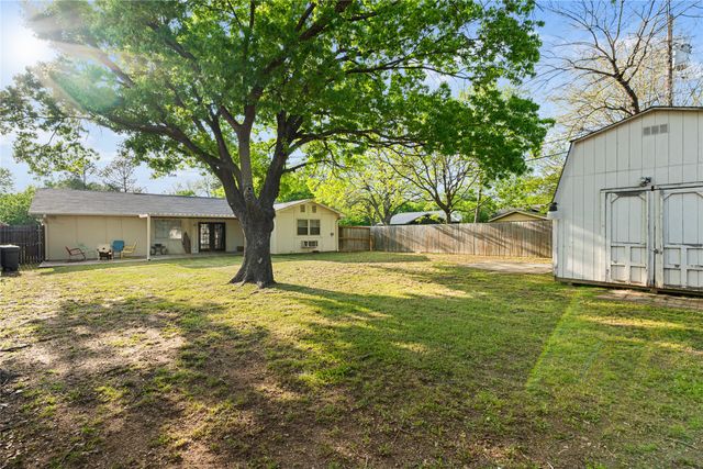 904 Kent Drive, Gainesville, TX 76240