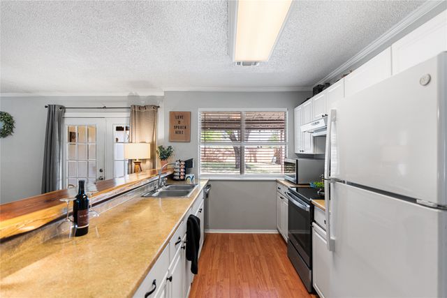 904 Kent Drive, Gainesville, TX 76240
