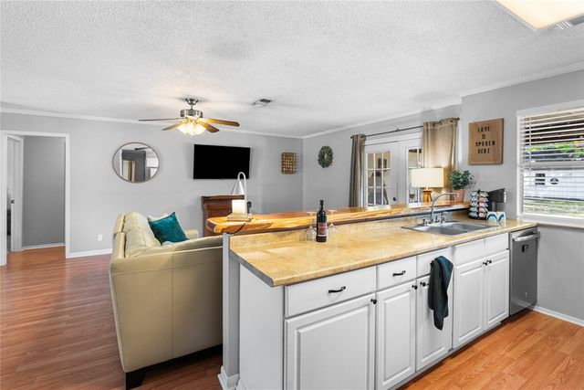 904 Kent Drive, Gainesville, TX 76240