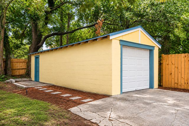 2119 Thornlee Drive, North Charleston, SC 29405