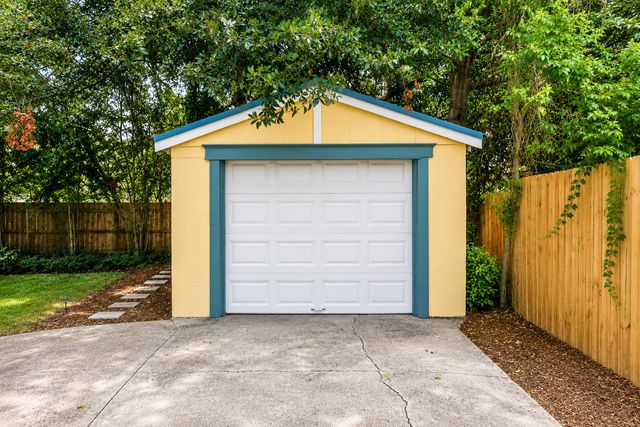 2119 Thornlee Drive, North Charleston, SC 29405