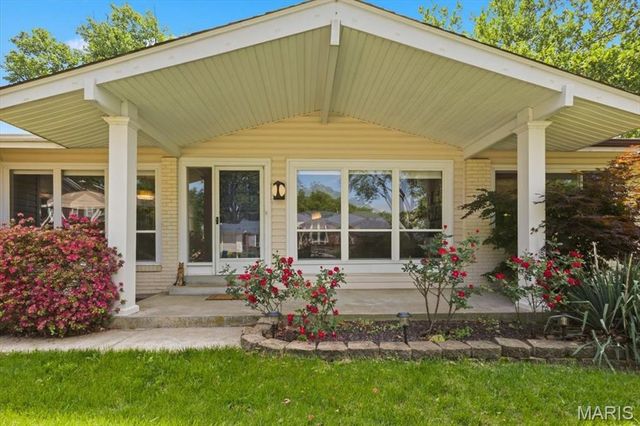 814 Phaeton Drive, Manchester, MO 63021