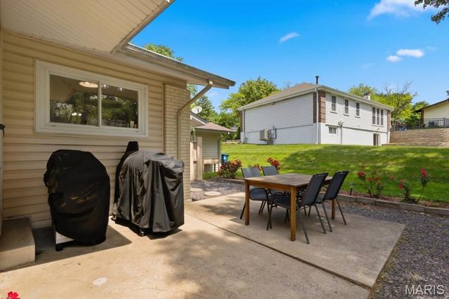 814 Phaeton Drive, Manchester, MO 63021