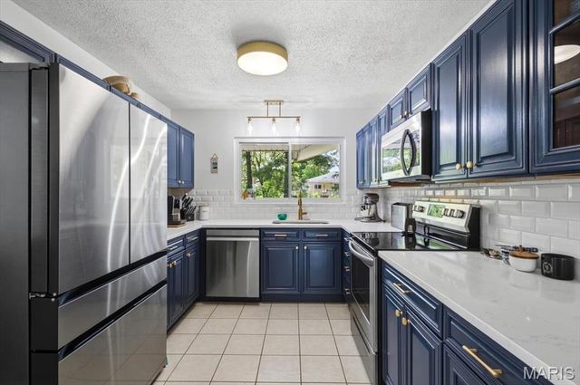 814 Phaeton Drive, Manchester, MO 63021