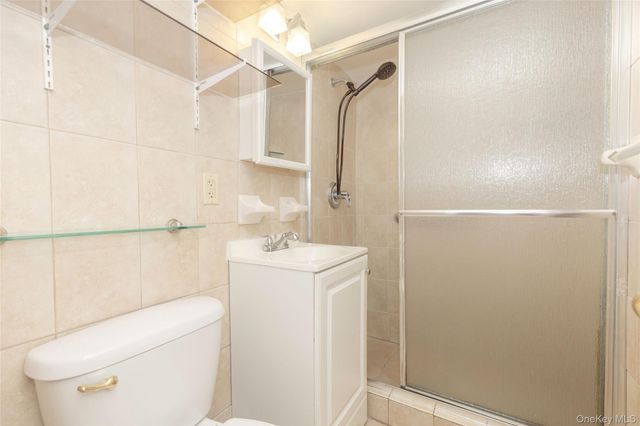 2035 Central Park Avenue AA4, Yonkers, NY 10710