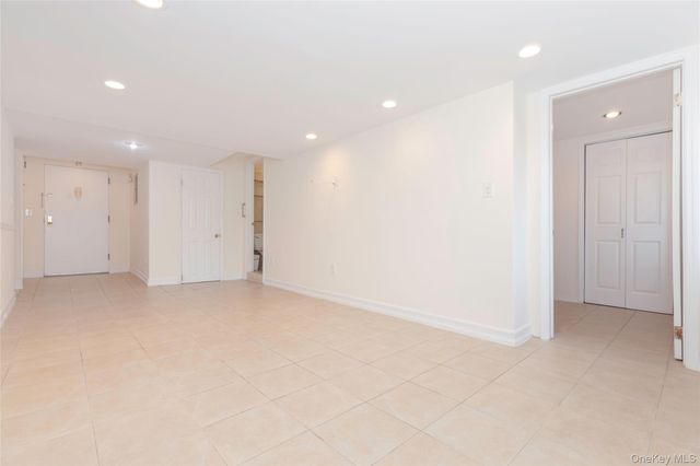 2035 Central Park Avenue AA4, Yonkers, NY 10710