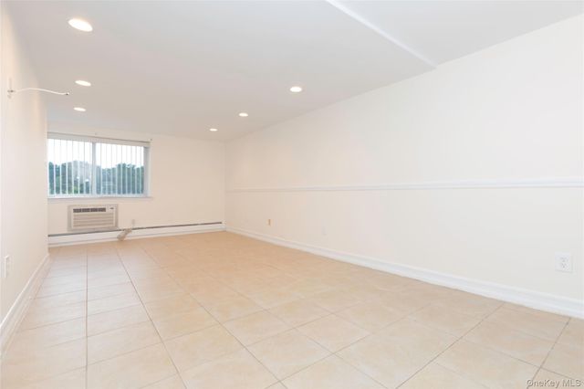 2035 Central Park Avenue AA4, Yonkers, NY 10710