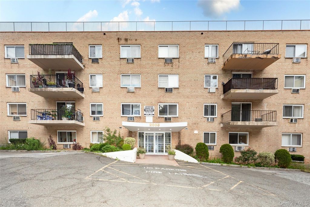 2035 Central Park Avenue AA4, Yonkers, NY 10710 — exterior