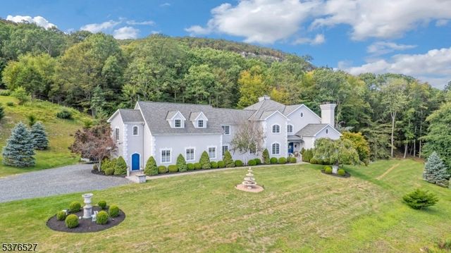 6 Mountain Terrace, Blairstown Twp., NJ 07825