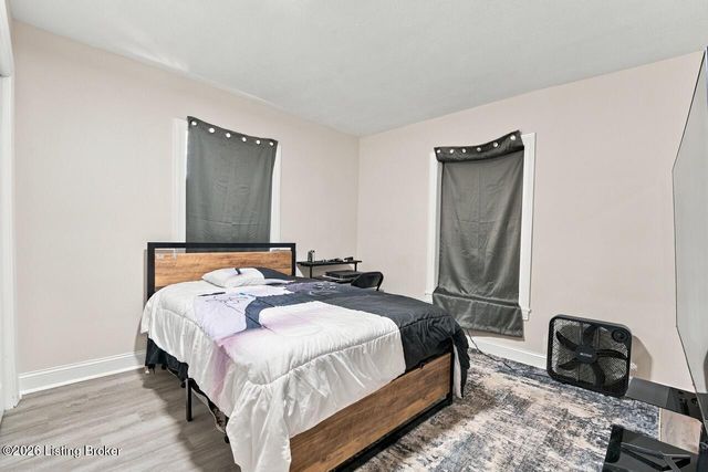 952 Palatka Rd, Louisville, KY 40214
