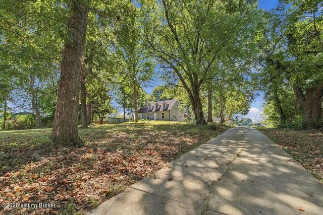 952 Palatka Rd, Louisville, KY 40214
