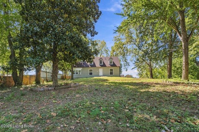 952 Palatka Rd, Louisville, KY 40214