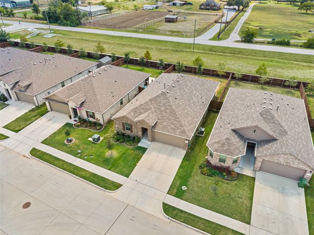 320 Sculptors Crossing, Springtown, TX 76082