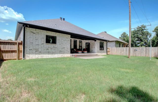 3 Woodhaven Ct, Jacksonville, AR 72076