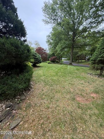 8 Delwood Drive, Holmdel, NJ 07733