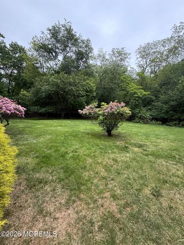 8 Delwood Drive, Holmdel, NJ 07733