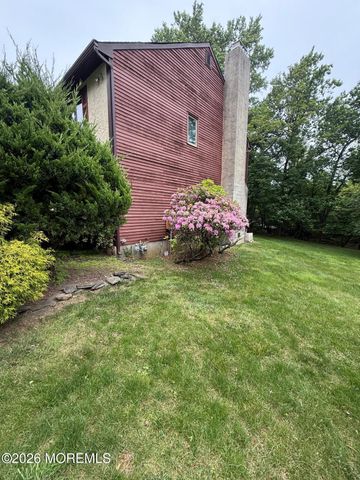 8 Delwood Drive, Holmdel, NJ 07733